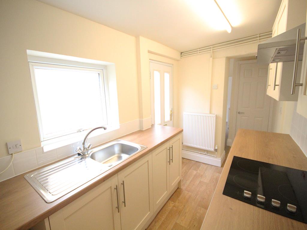 2 bedroom mid terrace house Let Agreed in Barnoldswick - 2016-04-06 09.01.40.jpg